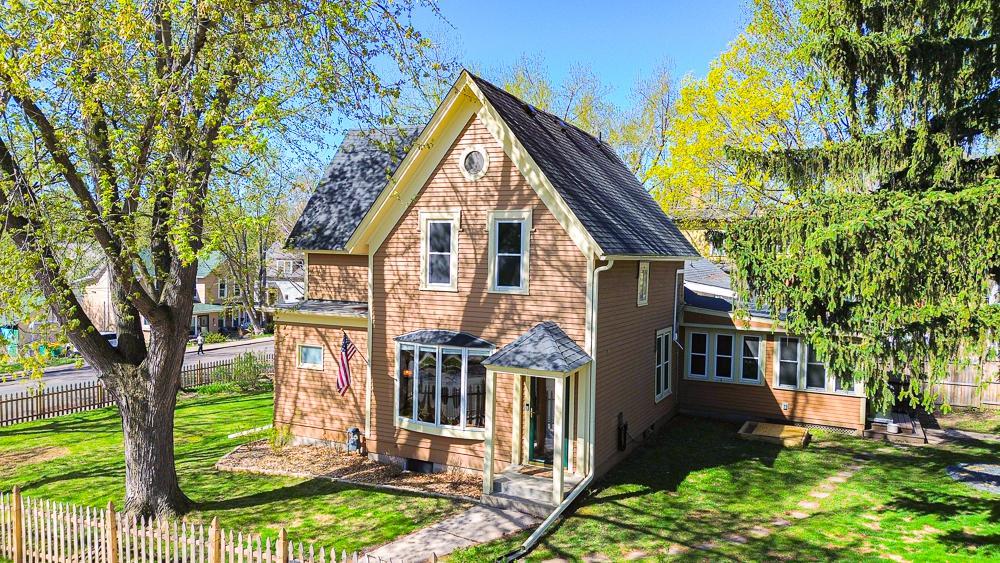 906 4th Street N Stillwater MN 55082