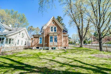 906 4th Street N Stillwater MN 55082
