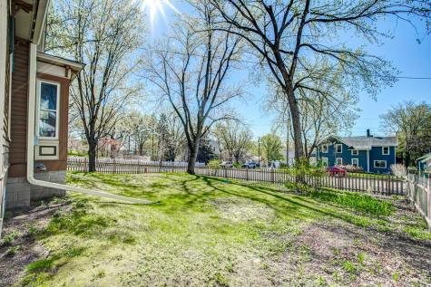 906 4th Street N Stillwater MN 55082