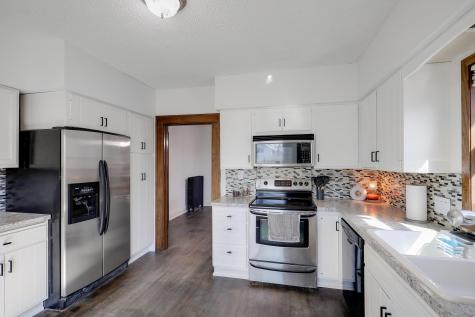 360 Mcgrann Street Green Isle MN 55338