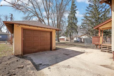 360 Mcgrann Street Green Isle MN 55338