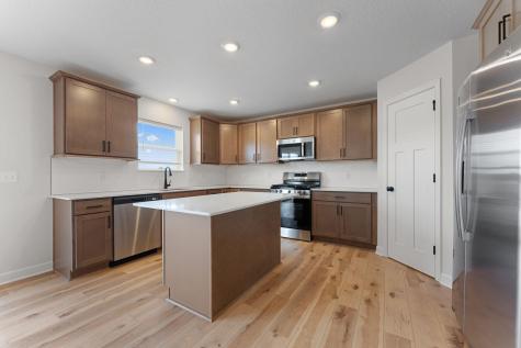 1141 Annagaire Curve Rosemount MN 55068