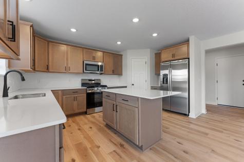 1141 Annagaire Curve Rosemount MN 55068
