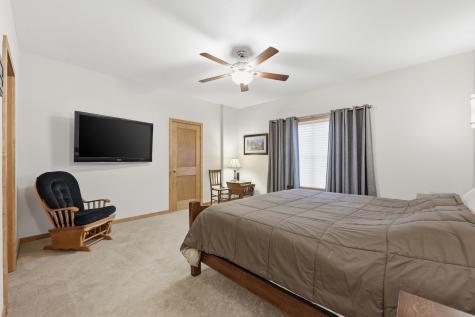 385 7th Avenue S Fargo ND 58103