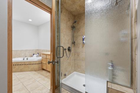 385 7th Avenue S Fargo ND 58103
