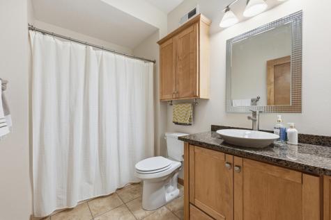385 7th Avenue S Fargo ND 58103