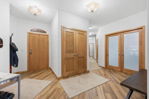 385 7th Avenue S Fargo ND 58103