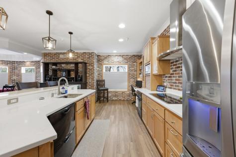 385 7th Avenue S Fargo ND 58103