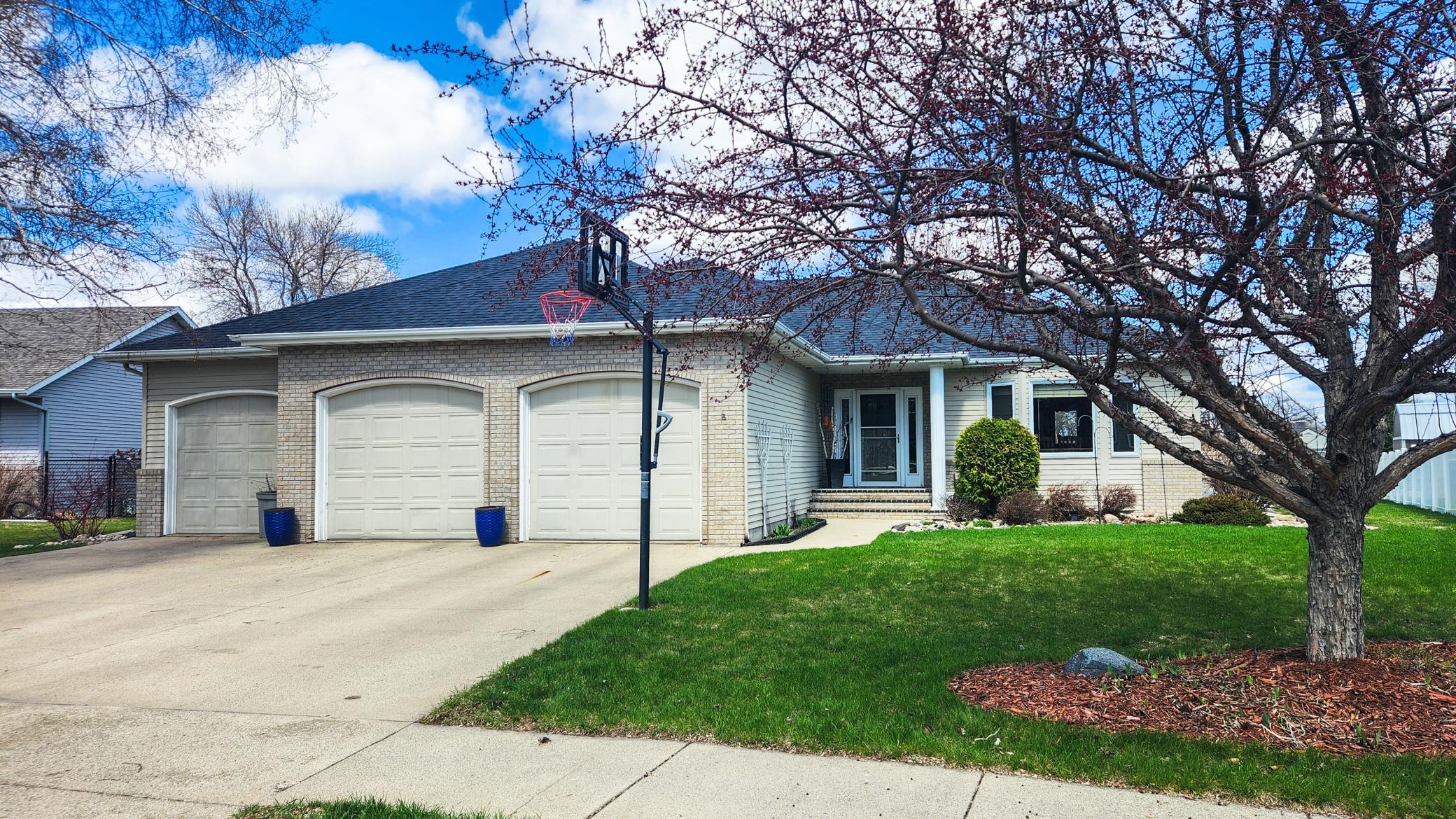 4041 S Rivershore Drive Moorhead MN 56560
