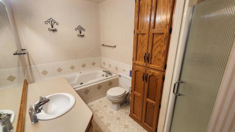 4041 S Rivershore Drive Moorhead MN 56560