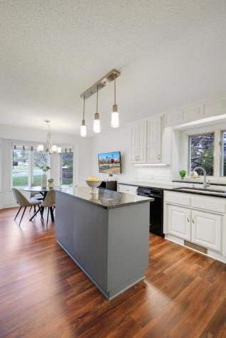 10395 Fawns Way Eden Prairie MN 55347