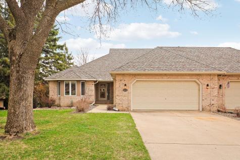 10395 Fawns Way Eden Prairie MN 55347