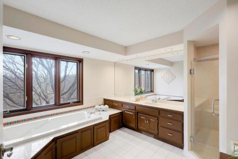 10395 Fawns Way Eden Prairie MN 55347