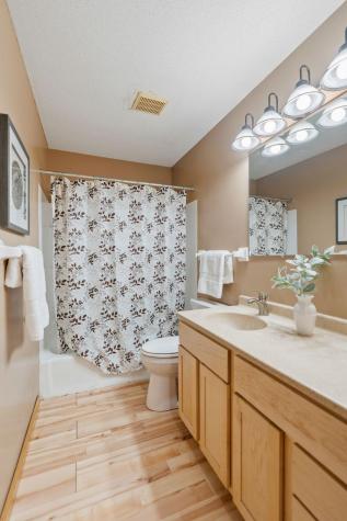 13573 Everton Avenue Apple Valley MN 55124
