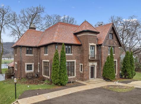 51 W Sarnia Street Winona MN 55987