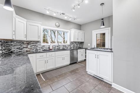 51 W Sarnia Street Winona MN 55987
