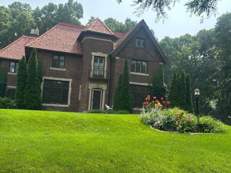 51 W Sarnia Street Winona MN 55987