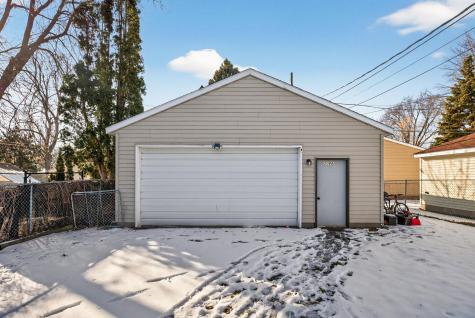 2069 Manitou Avenue Saint Paul MN 55119