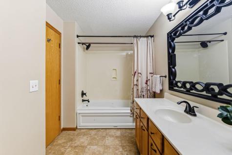3601 Genevieve Avenue N Oakdale MN 55128