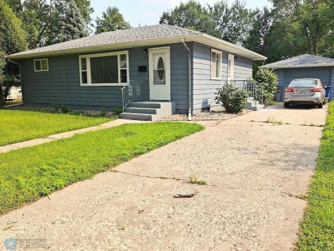 1309 16th Avenue S Moorhead MN 56560