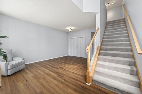 15105 Dupont Path Apple Valley MN 55124