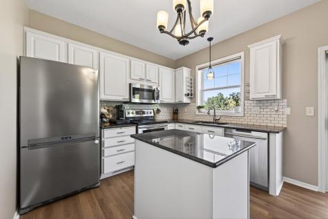 15105 Dupont Path Apple Valley MN 55124
