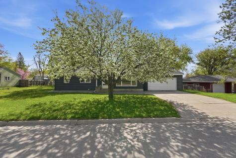 205 Victoria Drive Alexandria MN 56308