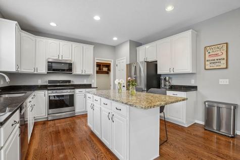2908 Hilltop Drive Chaska MN 55318