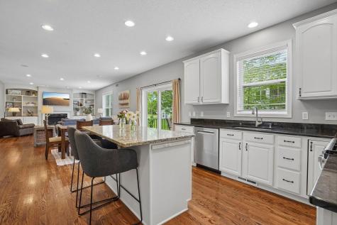 2908 Hilltop Drive Chaska MN 55318