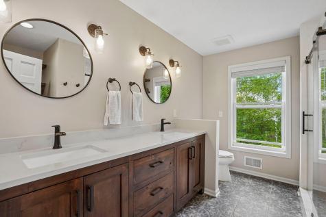 2908 Hilltop Drive Chaska MN 55318
