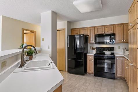 15585 17th Place N Plymouth MN 55447