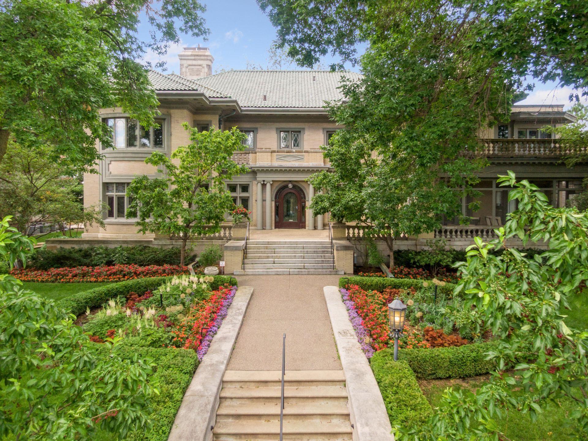 2218 Lake Of The Isles Parkway W Minneapolis MN 55405