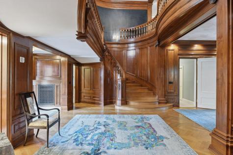 2218 Lake Of The Isles Parkway W Minneapolis MN 55405