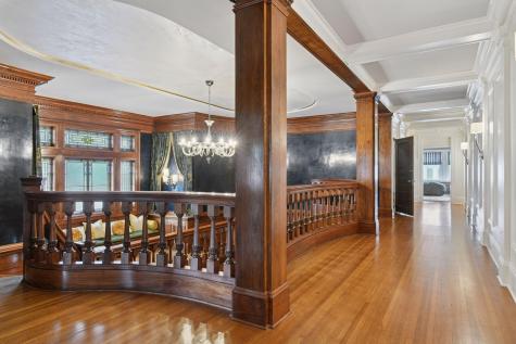 2218 Lake Of The Isles Parkway W Minneapolis MN 55405