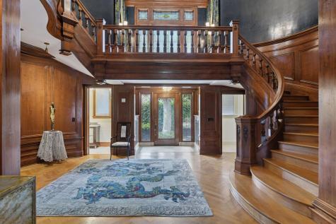 2218 Lake Of The Isles Parkway W Minneapolis MN 55405
