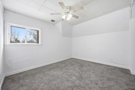 842 Center Street Enderlin ND 58027