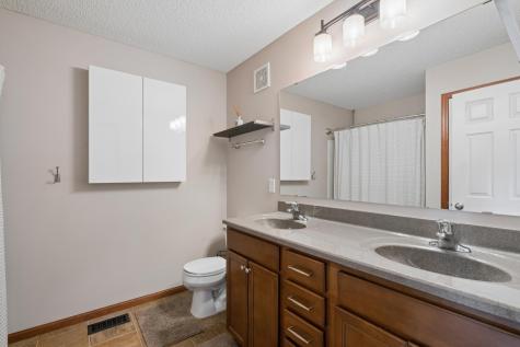 5207 Scott Lane Robbinsdale MN 55422