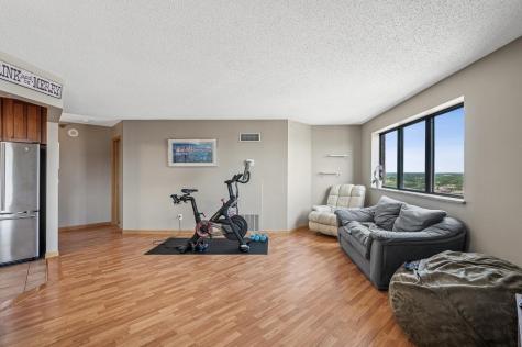 78 10th Street E Saint Paul MN 55101