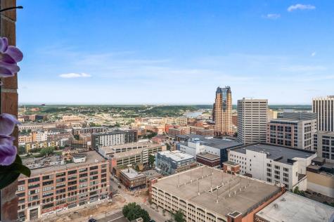 78 10th Street E Saint Paul MN 55101