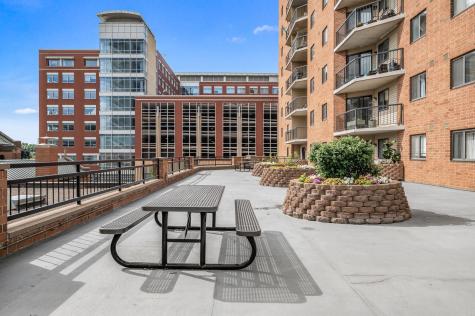 78 10th Street E Saint Paul MN 55101