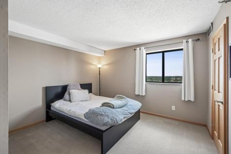 78 10th Street E Saint Paul MN 55101