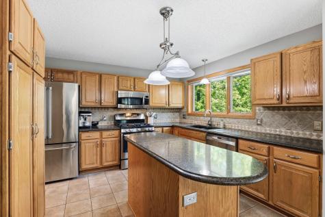 2361 Stone Creek Drive Chanhassen MN 55317