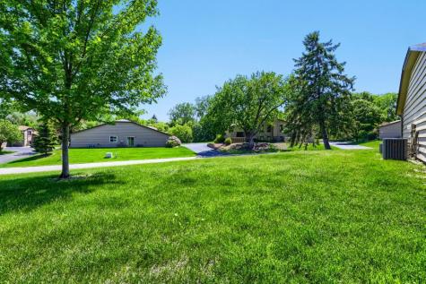 15319 40th Avenue N Plymouth MN 55446