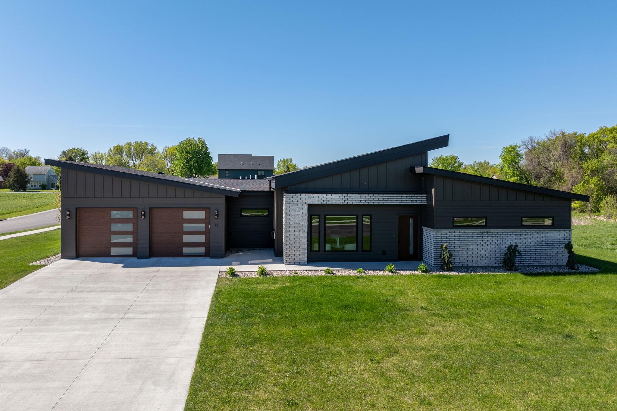 11 South Pointe Court North Mankato MN 56003
