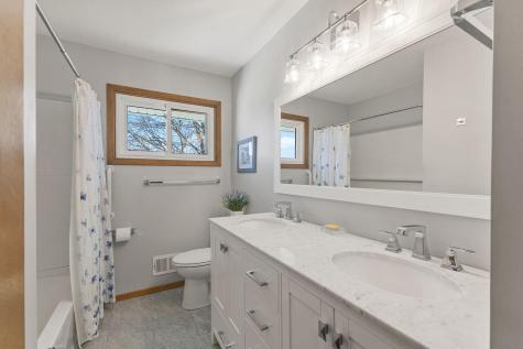 743 Mccallum Drive New Brighton MN 55112