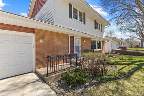 743 Mccallum Drive New Brighton MN 55112