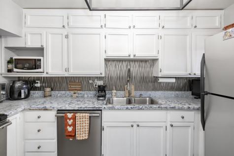 1723 42nd Street S Fargo ND 58103