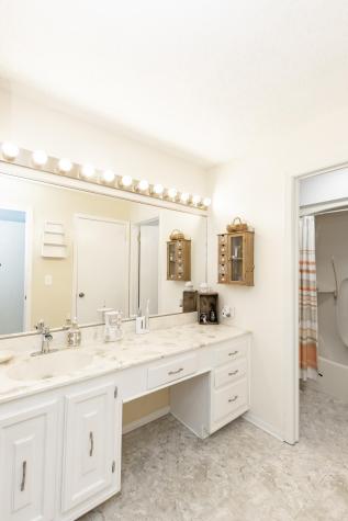 1723 42nd Street S Fargo ND 58103