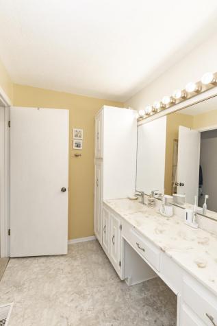 1723 42nd Street S Fargo ND 58103