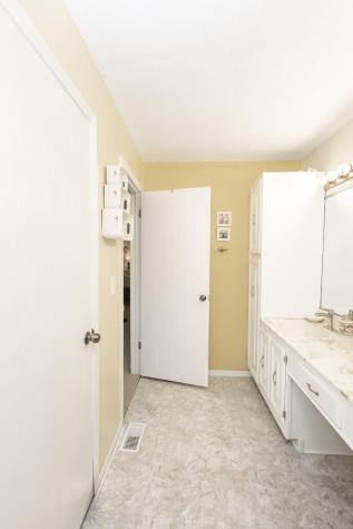 1723 42nd Street S Fargo ND 58103